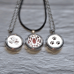 Flower Rose Aromatherapy Necklace, Stainless Steel Essential Oil Diffuser Locket, Charm Perfume Box Pendant, Women's Jewelry Gift
